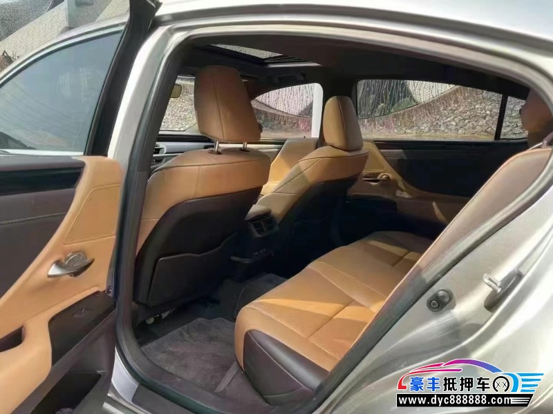 20年雷克萨斯ES轿车抵押车出售