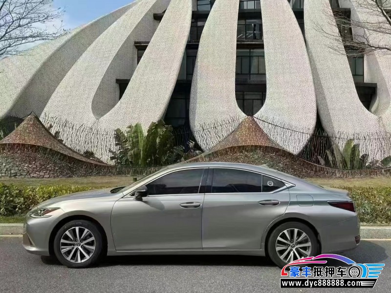 20年雷克萨斯ES轿车抵押车出售