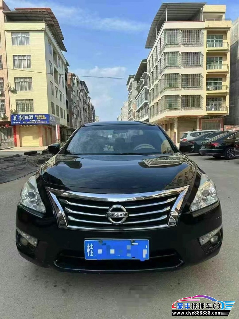 13年日产天籁轿车抵押车出售
