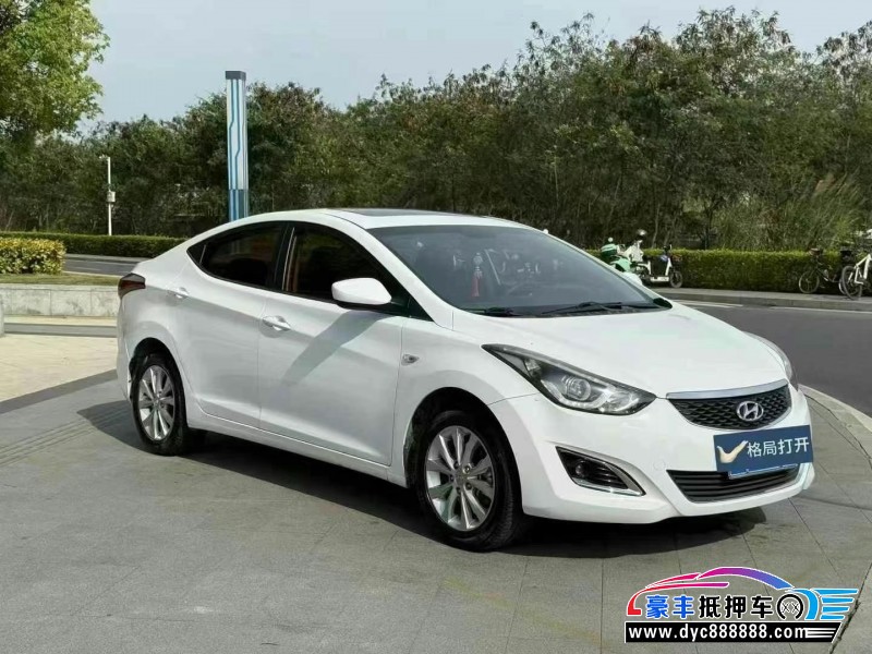 17年现代朗动轿车抵押车出售