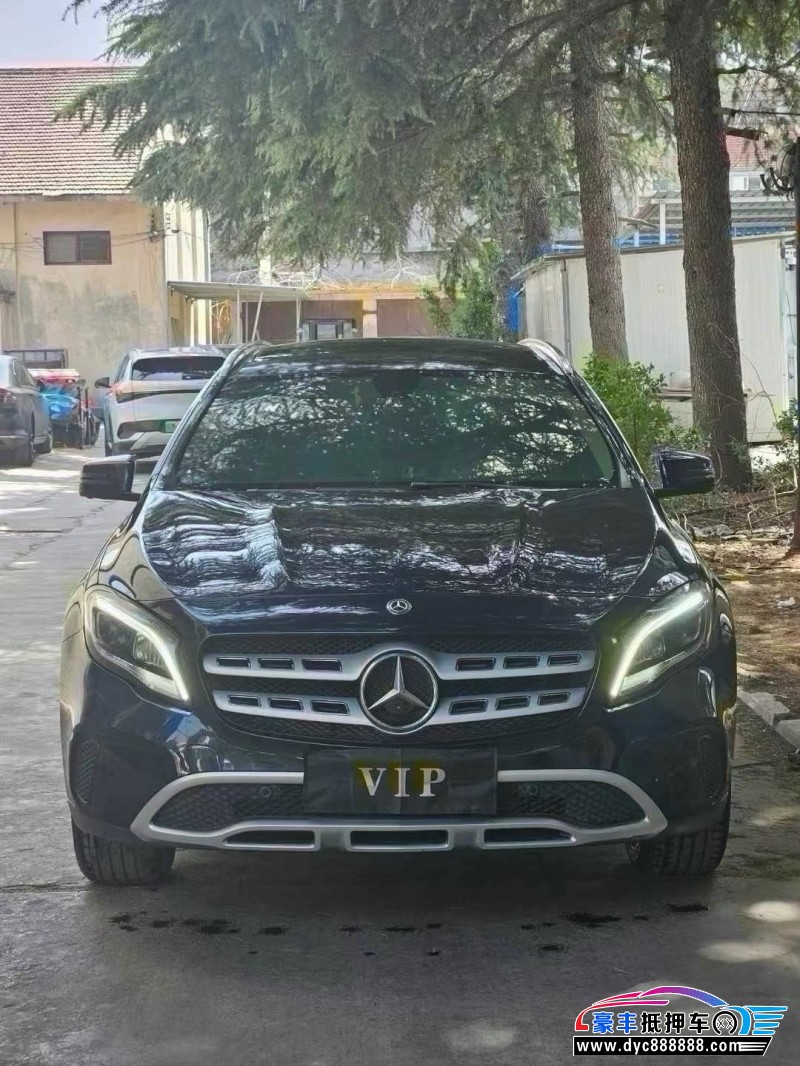 18年奔驰GLA轿车抵押车出售
