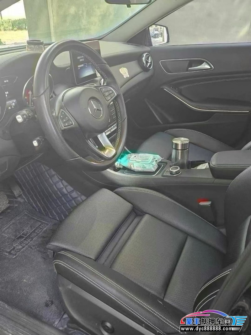 18年奔驰GLA轿车抵押车出售