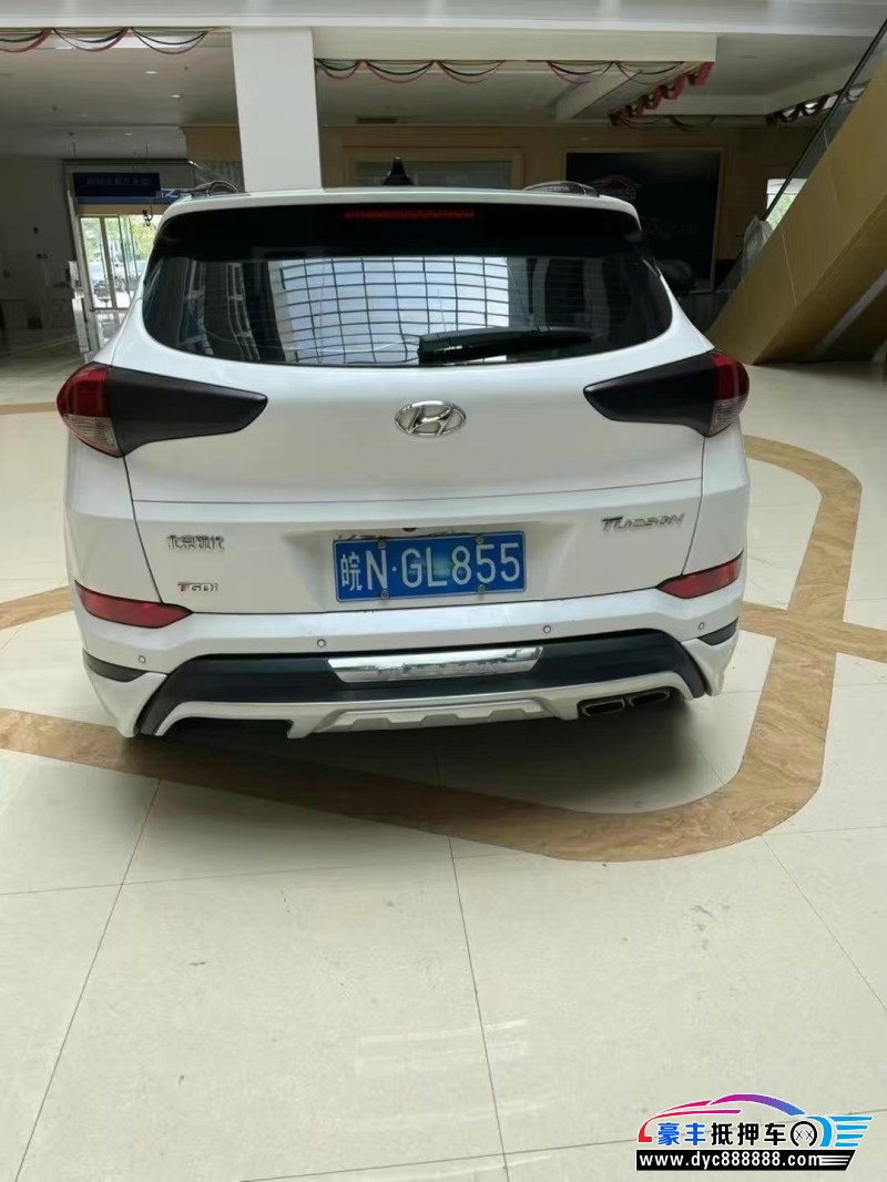 18年现代途胜轿车抵押车出售