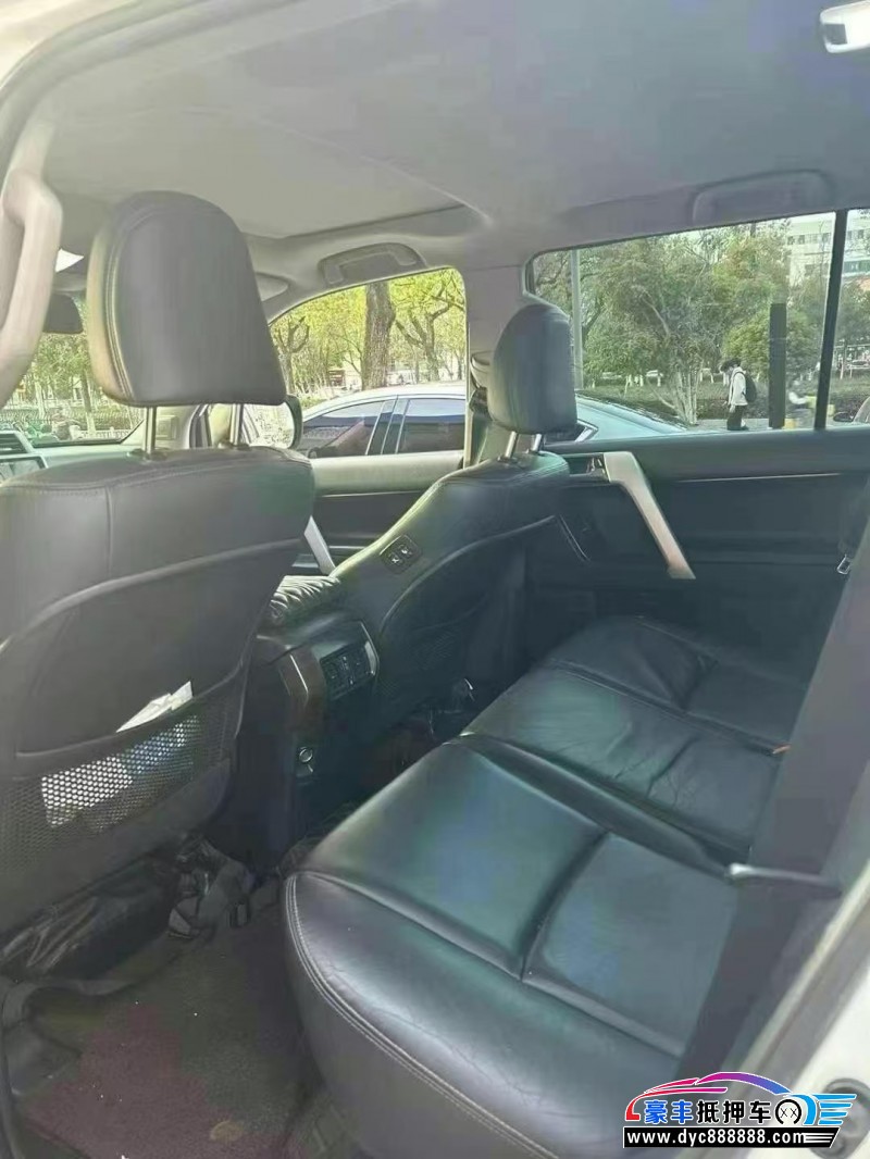 17年丰田普拉多（霸道）轿车抵押车出售