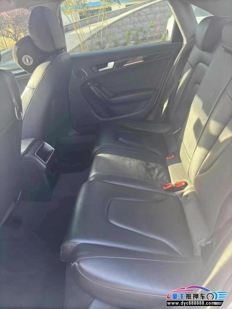 14年奥迪A4L轿车抵押车出售