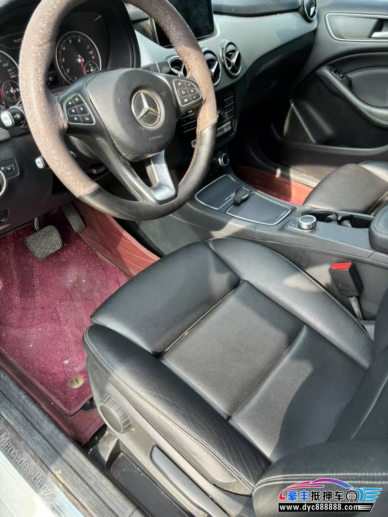 19年奔驰B轿车抵押车出售