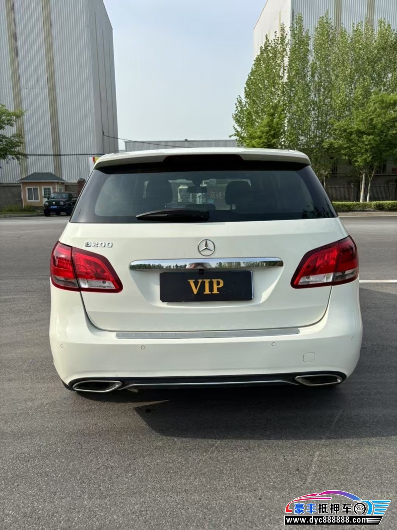 19年奔驰B轿车抵押车出售