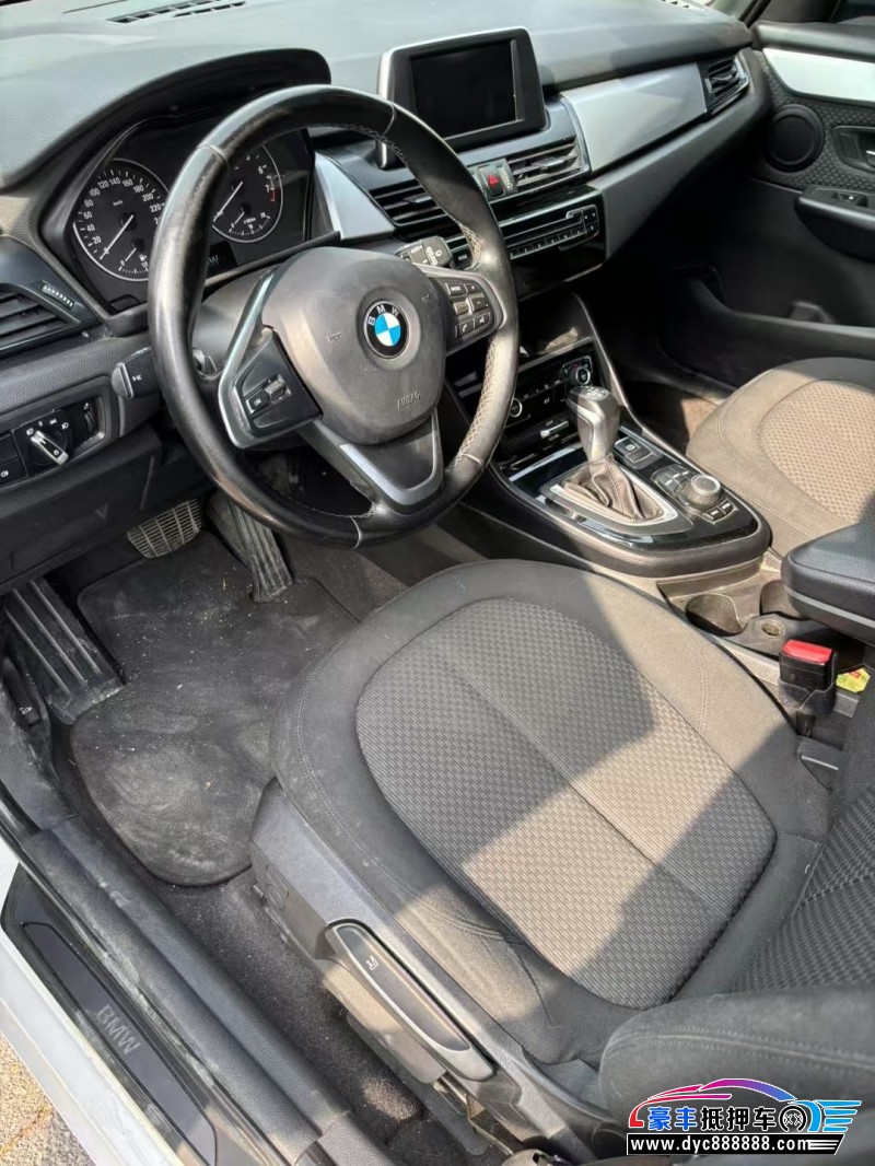 18年宝马2系轿车抵押车出售