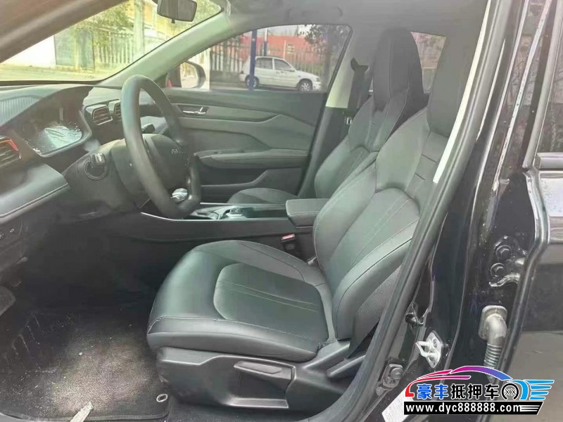 25年东风风神奕炫轿车抵押车出售