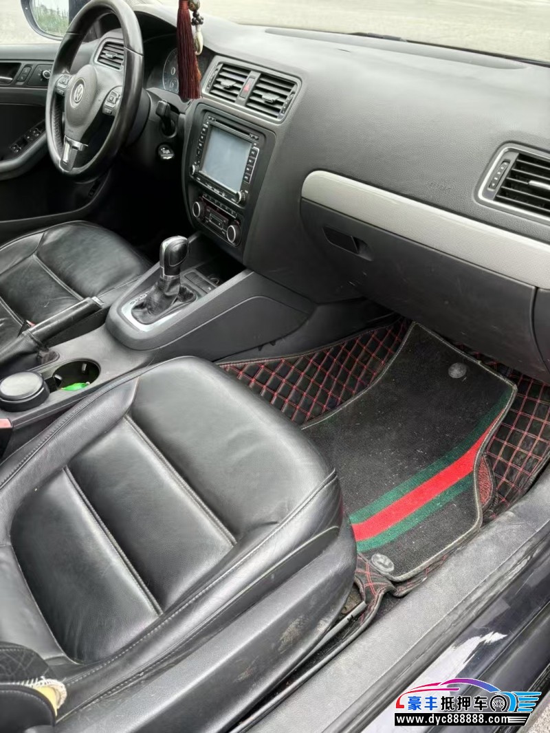 13年大众速腾轿车抵押车出售