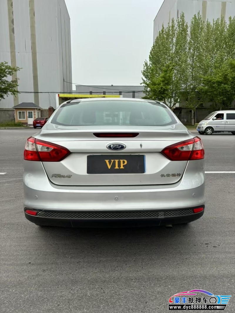 13年福特福克斯轿车抵押车出售