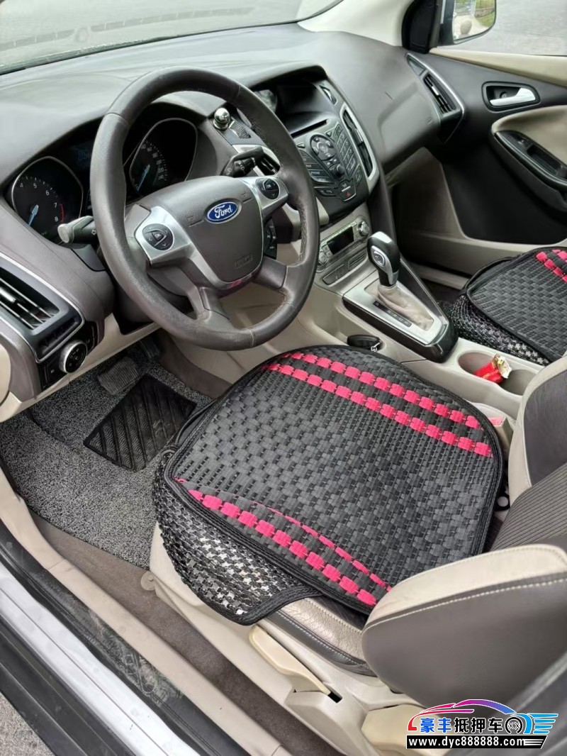 13年福特福克斯轿车抵押车出售