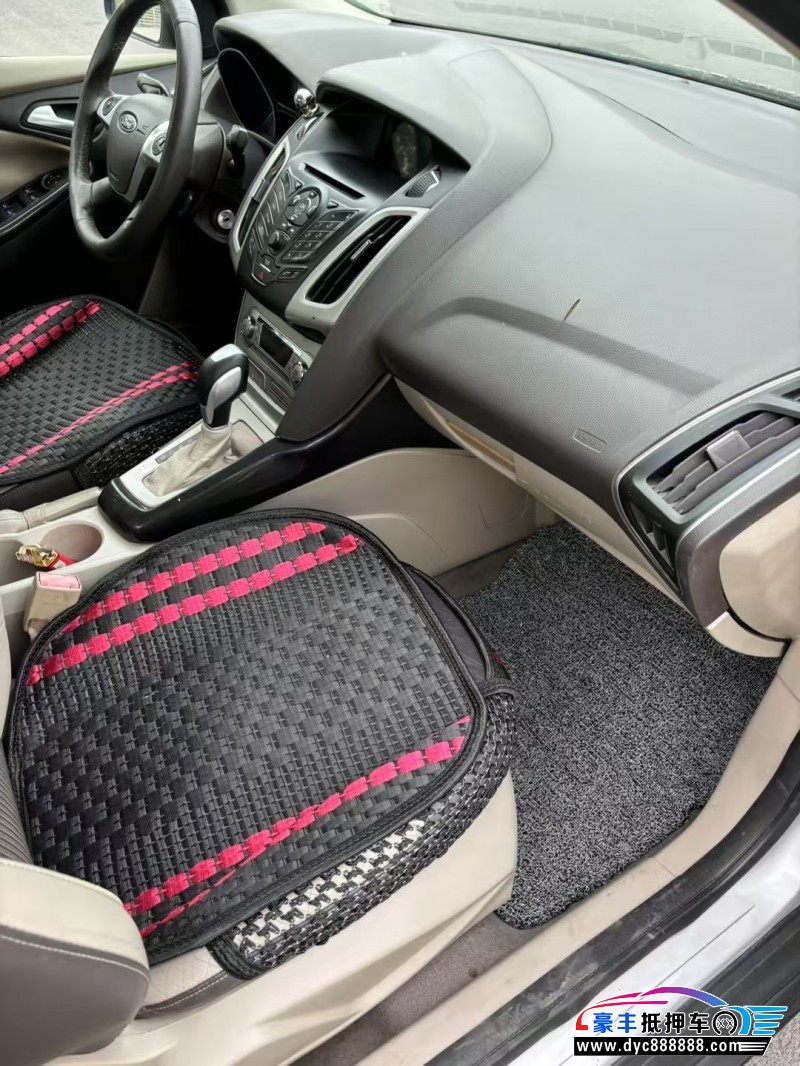 13年福特福克斯轿车抵押车出售