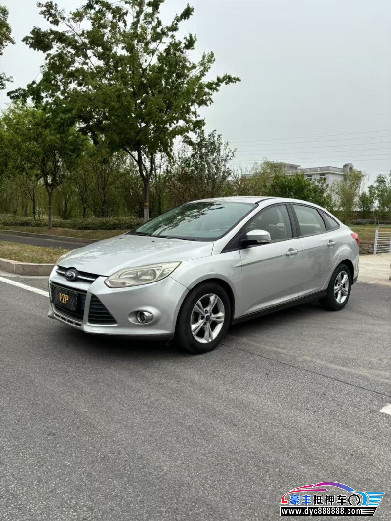 13年福特福克斯轿车抵押车出售