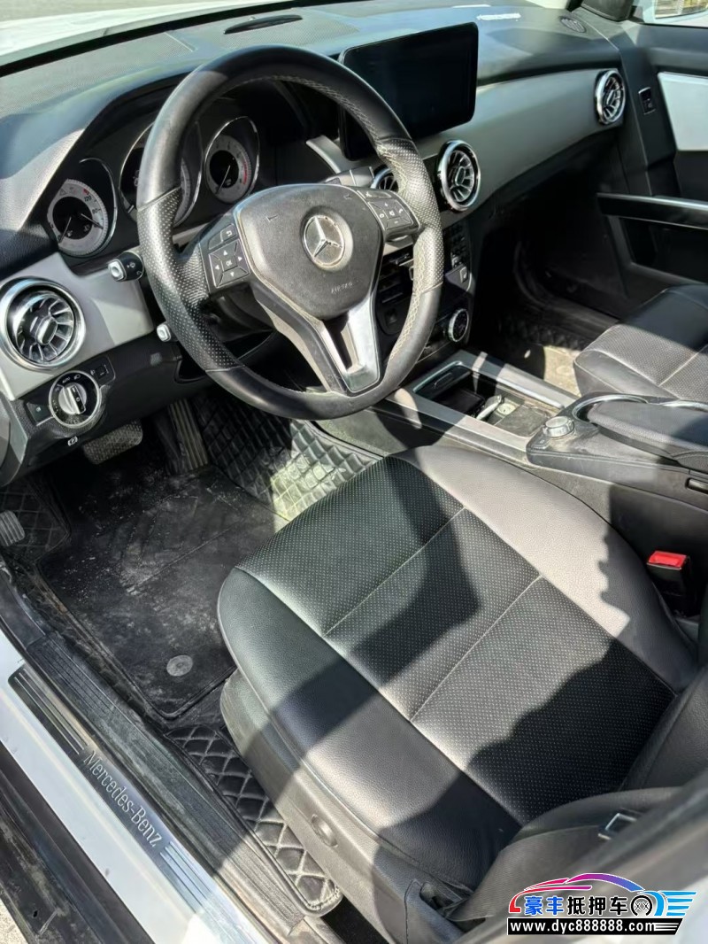 14年奔驰GLK轿车抵押车出售