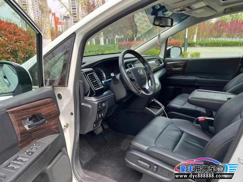 18年本田艾力绅轿车抵押车出售