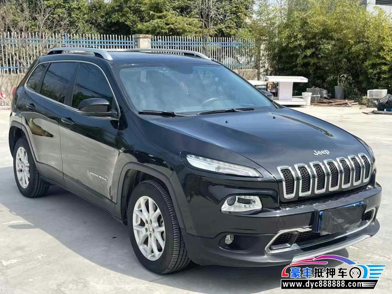 17年Jeep自由光轿车抵押车出售