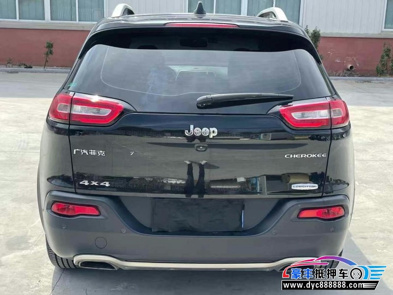 17年Jeep自由光轿车抵押车出售