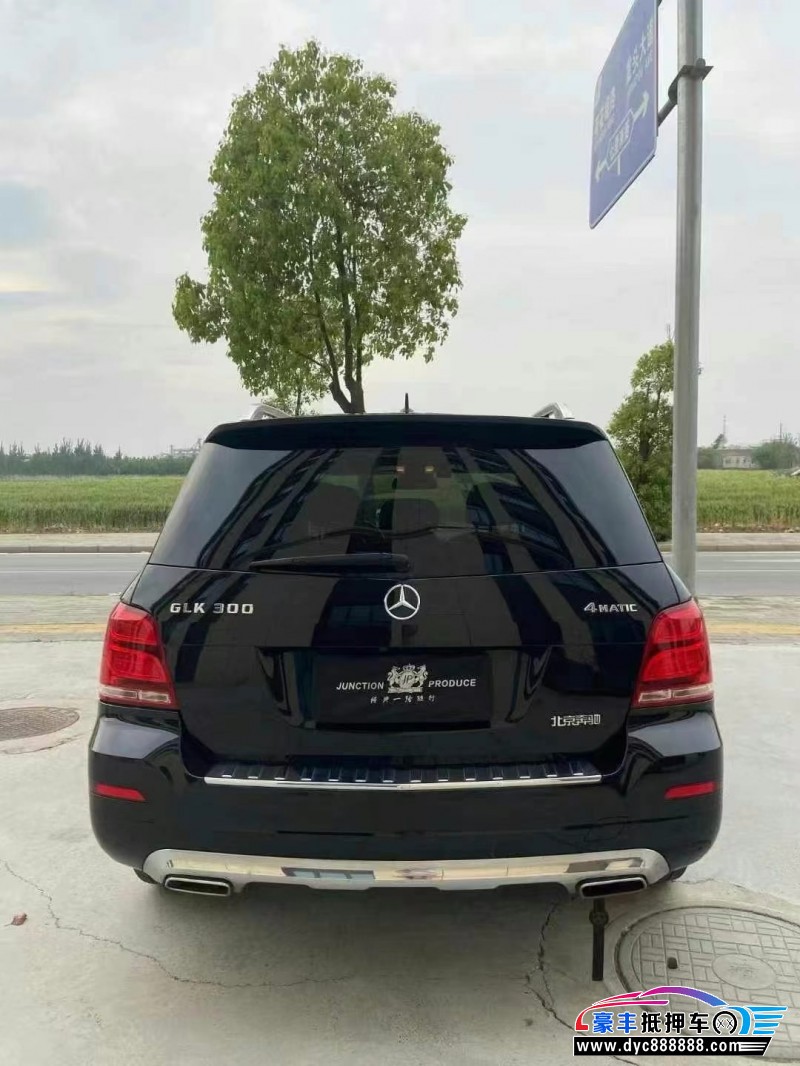 13年奔驰GLK轿车抵押车出售