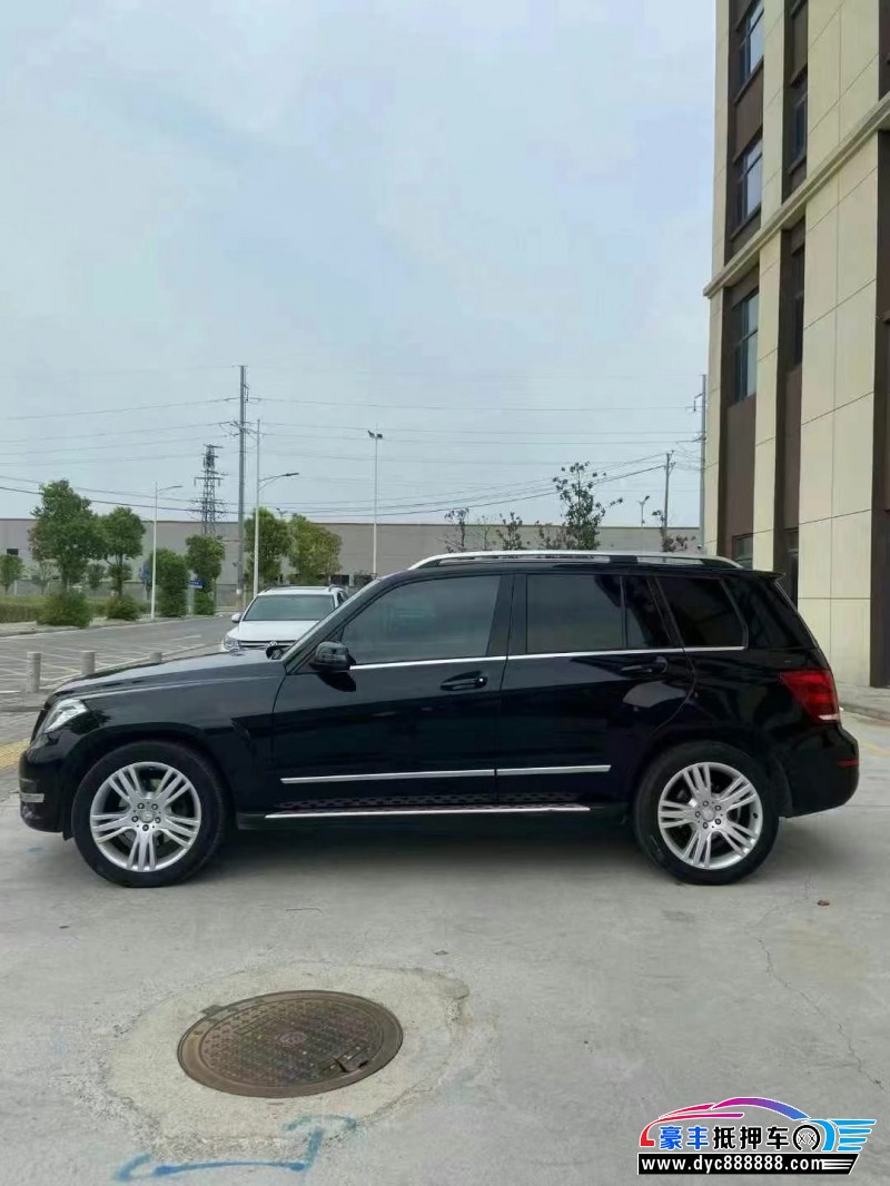 13年奔驰GLK轿车抵押车出售