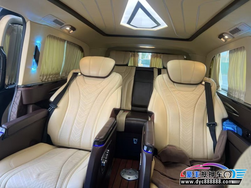 21年奔驰威霆轿车抵押车出售