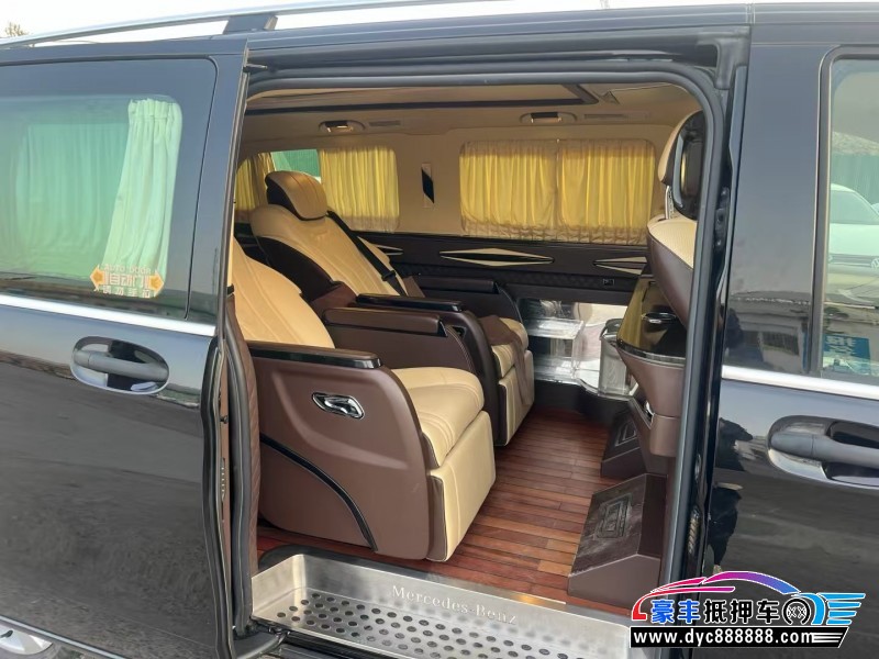 21年奔驰威霆轿车抵押车出售