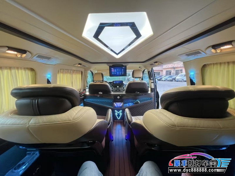 21年奔驰威霆轿车抵押车出售