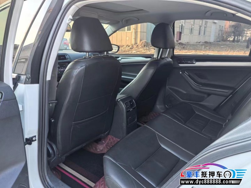 15年大众速腾轿车抵押车出售