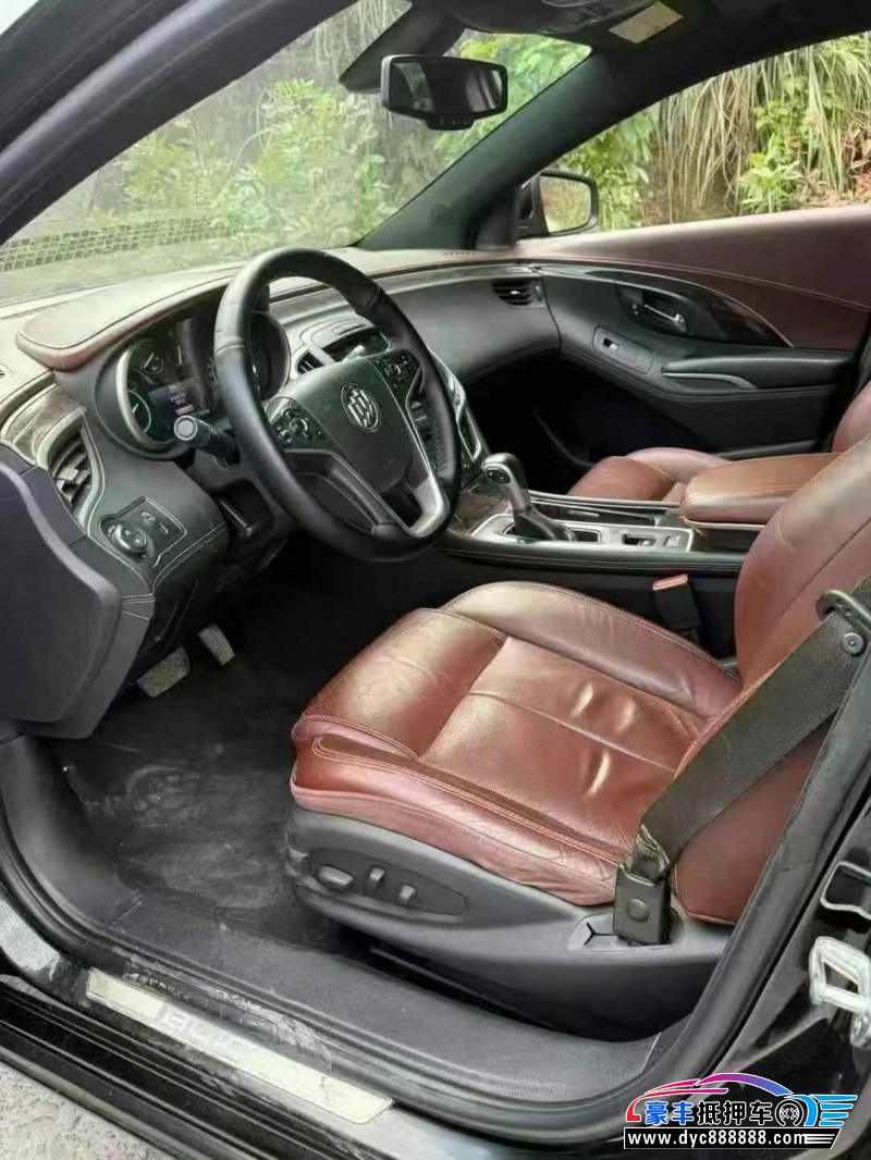 14年别克君越轿车抵押车出售