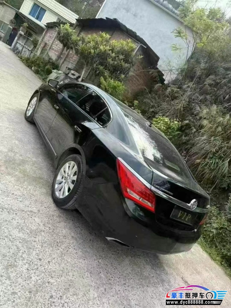 14年别克君越轿车抵押车出售