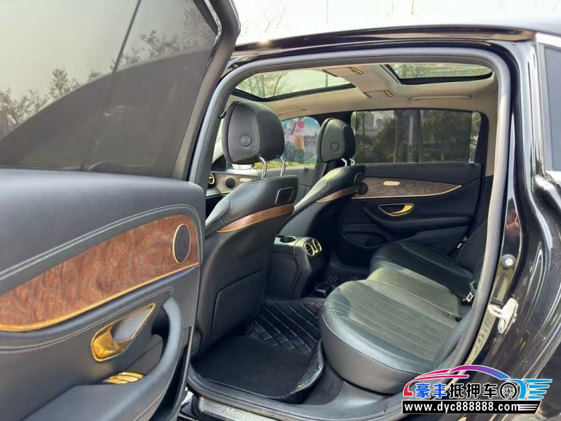 17年奔驰E轿车抵押车出售