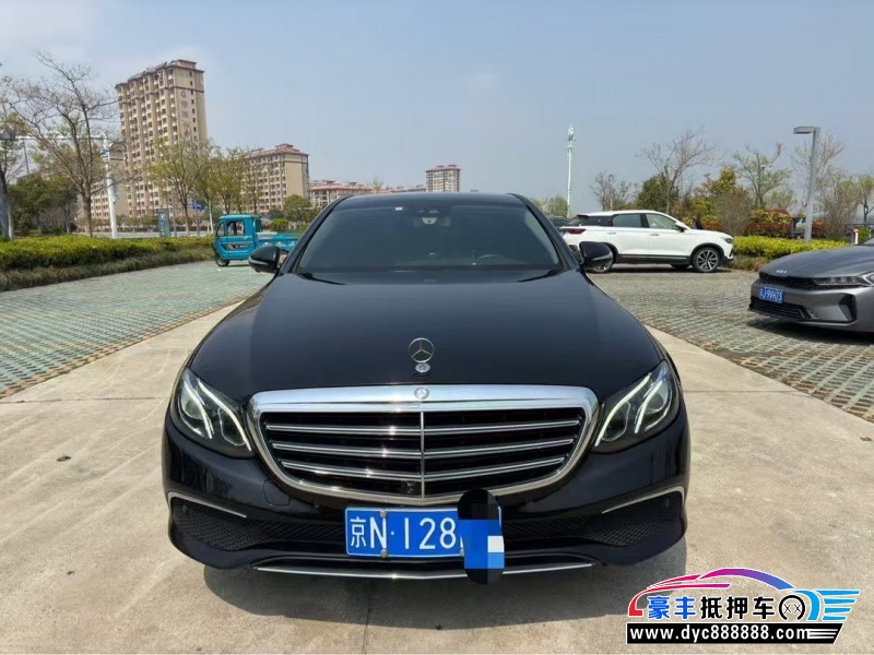 17年奔驰E轿车抵押车出售