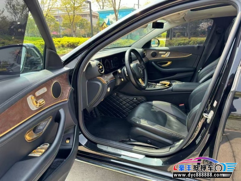 17年奔驰E轿车抵押车出售