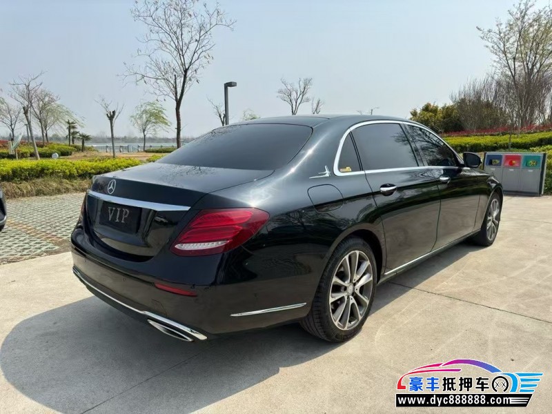 17年奔驰E轿车抵押车出售