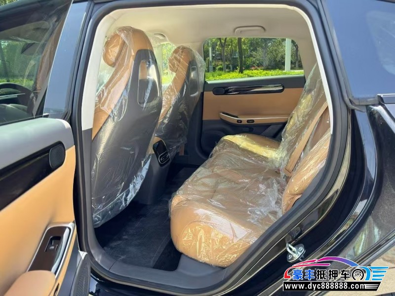 25年零跑c01轿车抵押车出售