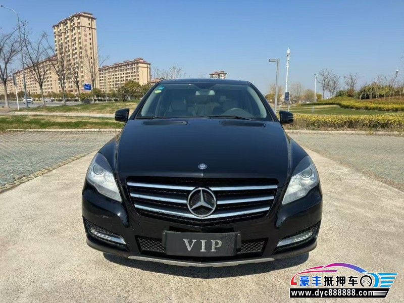 16年奔驰R级轿车抵押车出售