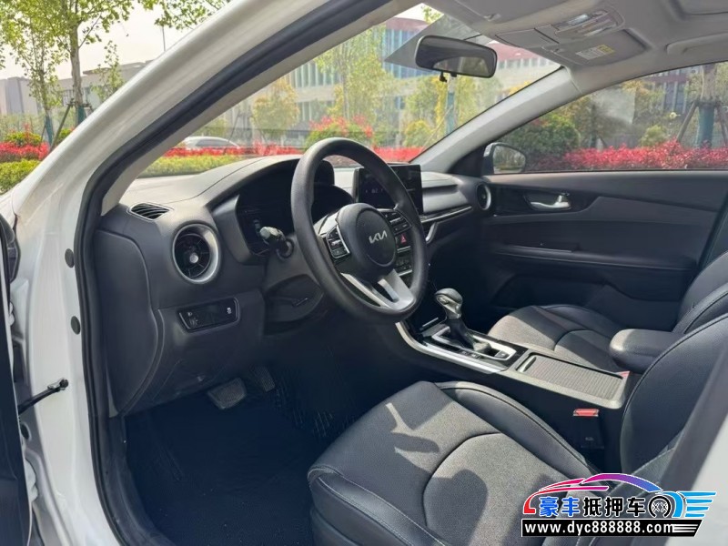 22年起亚K3轿车抵押车出售