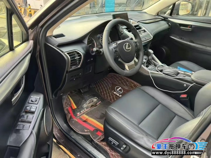 15年雷克萨斯NX轿车抵押车出售