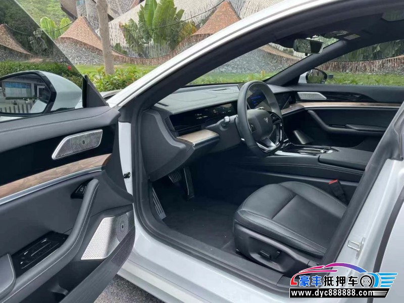 23年哪吒S轿车抵押车出售