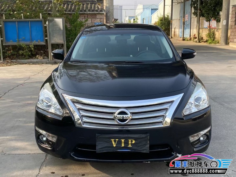 15年日产天籁轿车抵押车出售