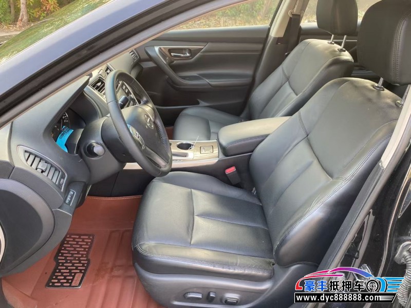 15年日产天籁轿车抵押车出售