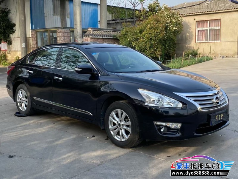 15年日产天籁轿车抵押车出售