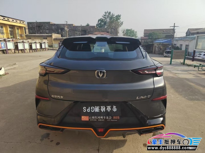 22年长安长安UNI轿车抵押车出售