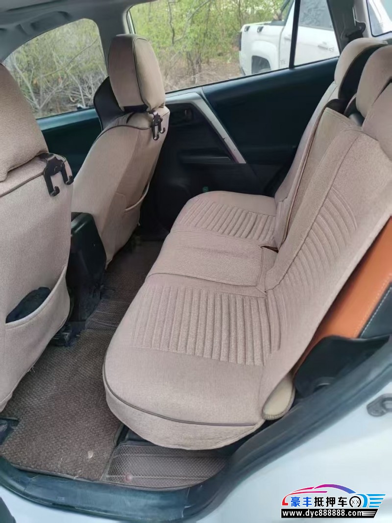 17年丰田RAV4轿车抵押车出售