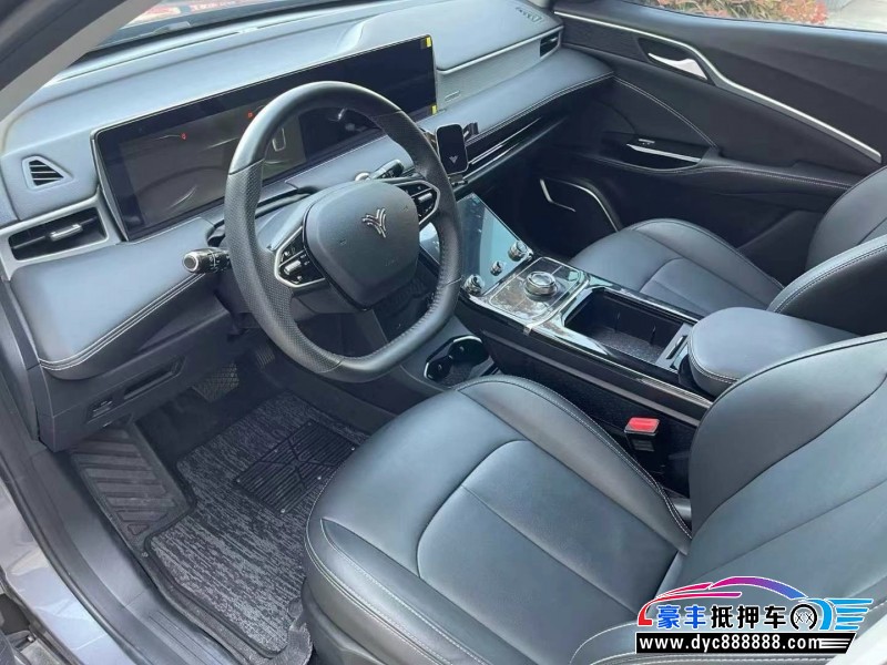 24年哪吒U轿车抵押车出售