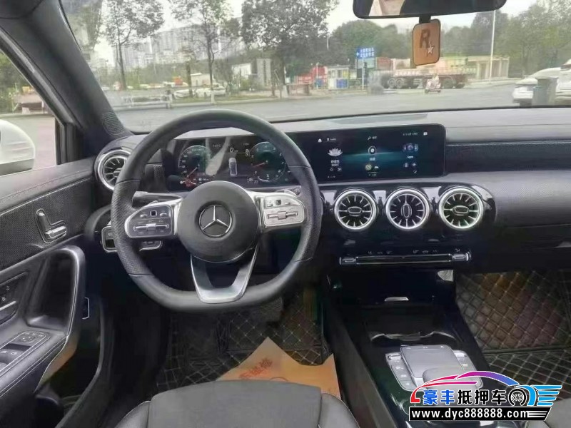 23年奔驰A轿车抵押车出售