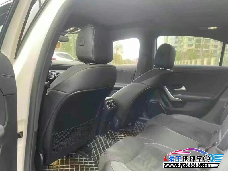 23年奔驰A轿车抵押车出售