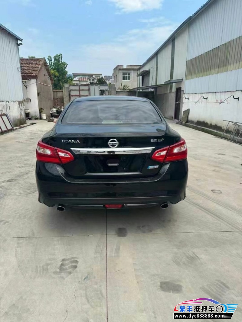 18年日产天籁轿车抵押车出售