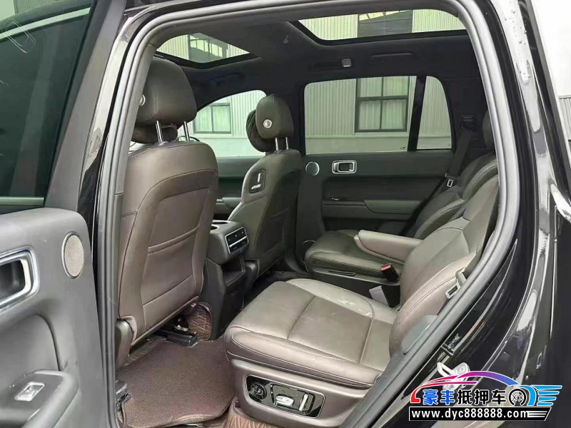 23年理想L8轿车抵押车出售