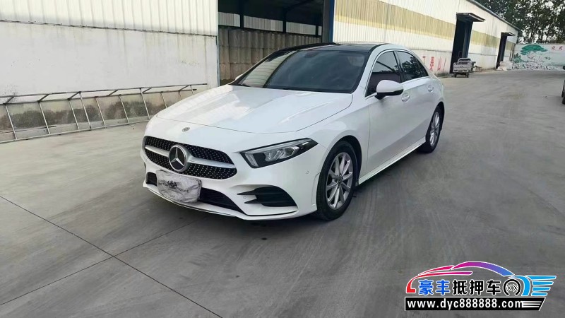 20年奔驰A轿车抵押车出售